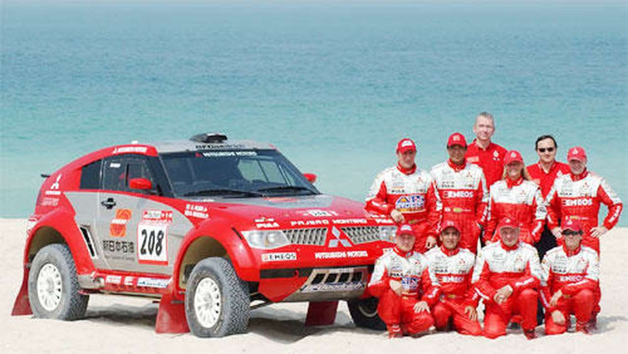 Mitsubishi выставит на "Дакар Ралли - 2004" четыре машины