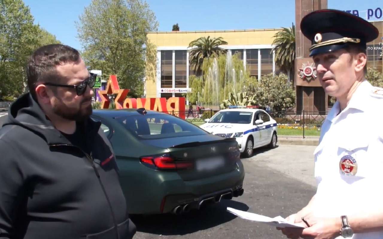 Блогер Давидыч неоднократно превышал скорость, но избежал наказания