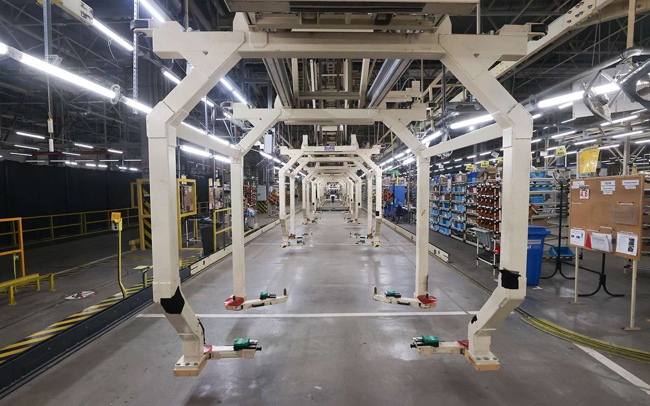 Первая серийная Lada в Петербурге: названы сроки выпуска