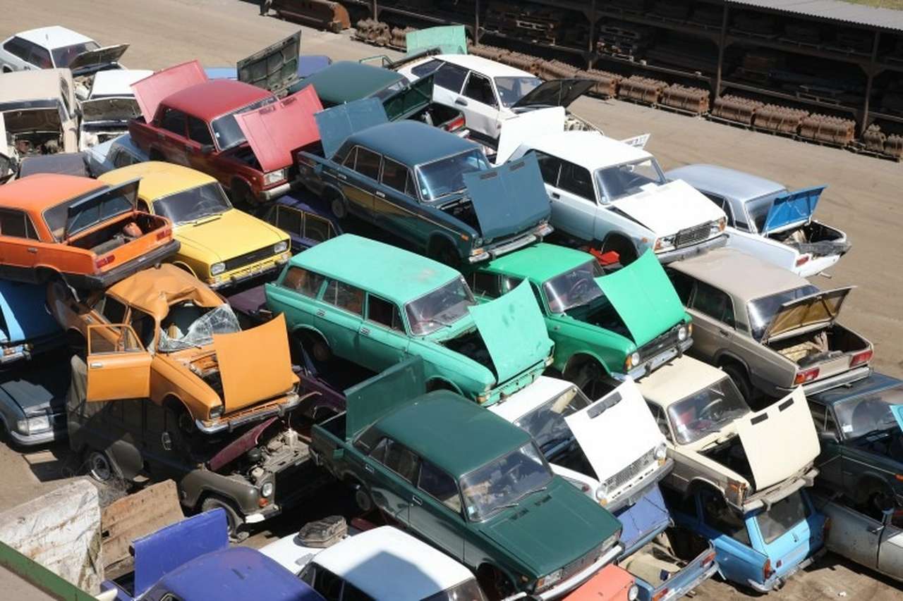 Минпромторг намерен возобновить программу утилизации