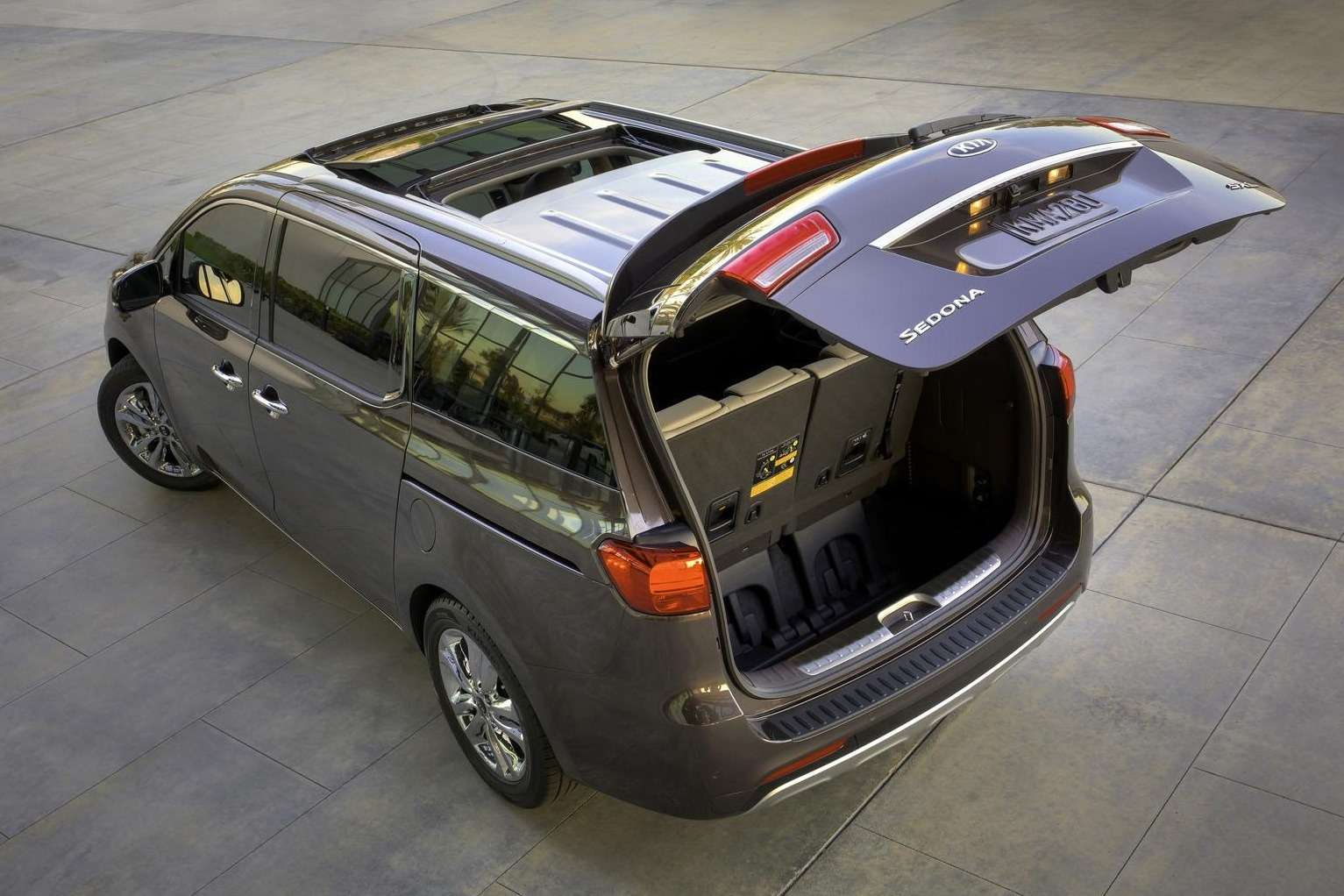 Kia Sedona 2015 минивэн