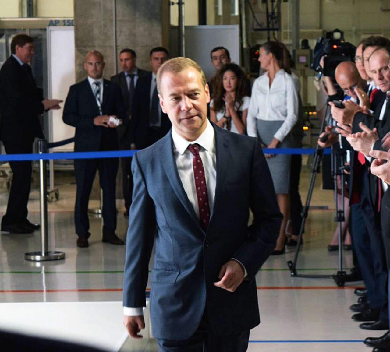 Медведев назвал знаковым событием открытие завода двигателей Volkswagen