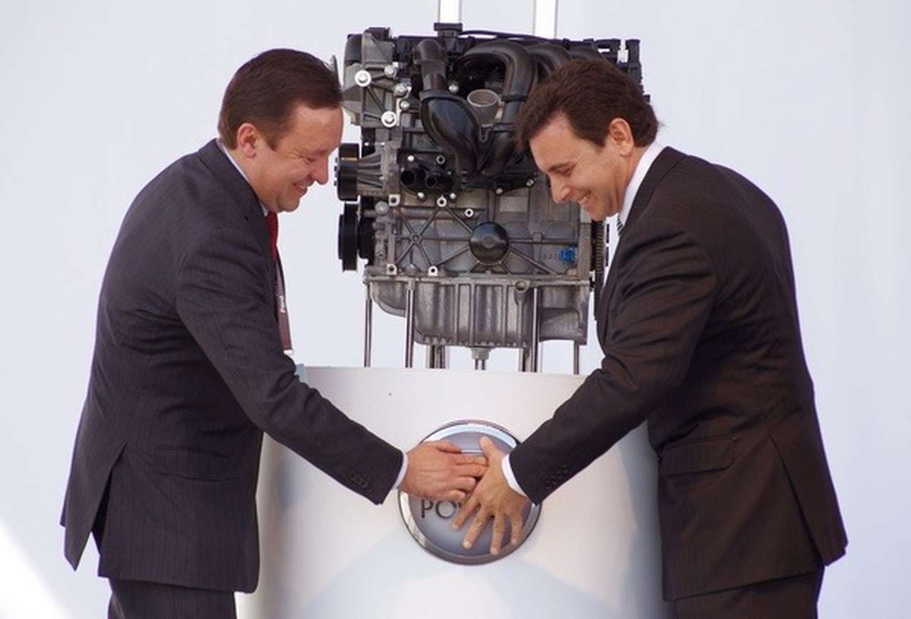 Ford может снизить цены после запуска завода двигателей в России