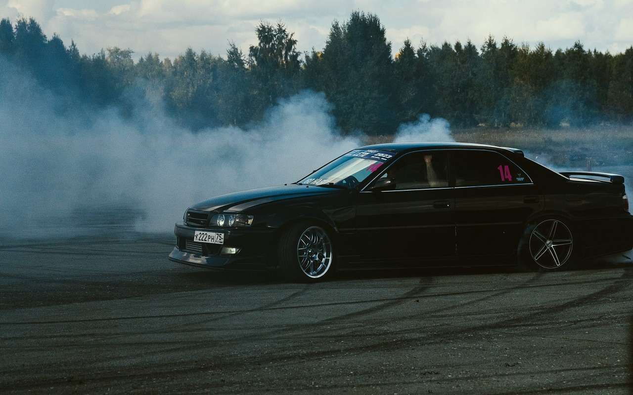 Уличный дрифт в России станет наказуем: готовится инициатива