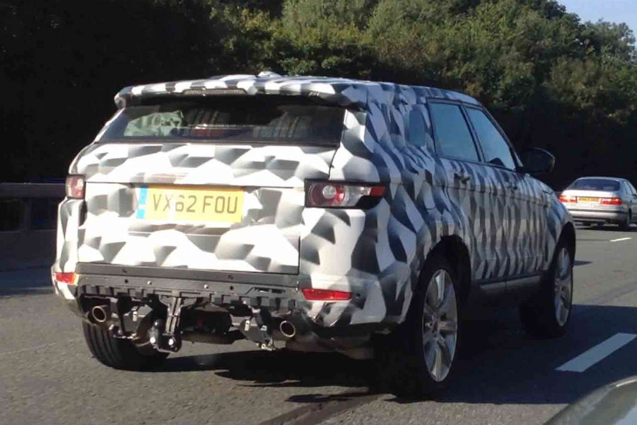 Вседорожники нового семейства Land Rover Discovery вышли на тесты