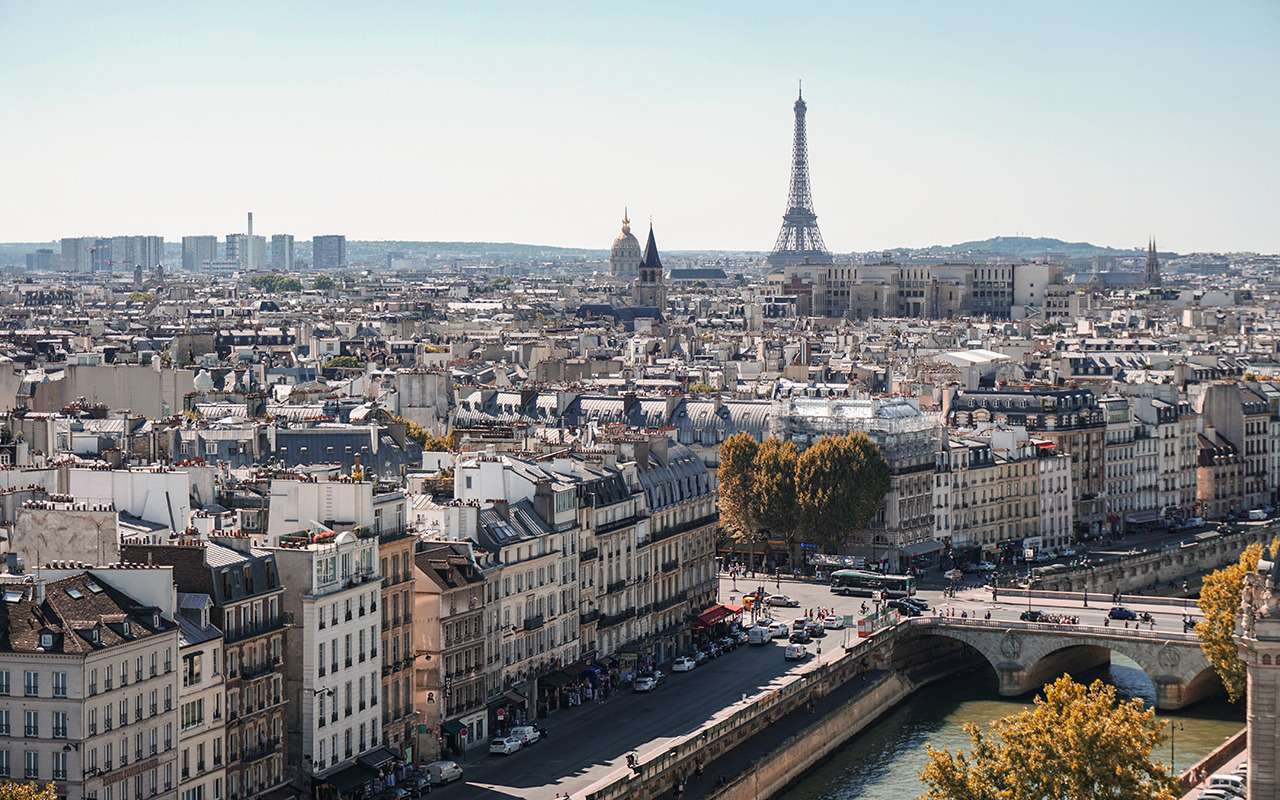 В Париже владельцев внедорожников заставят больше платить за парковку