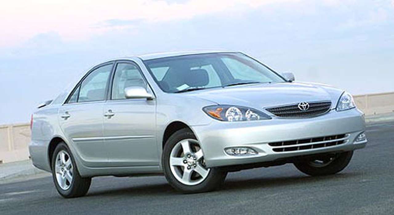 Toyota готовит гибрид