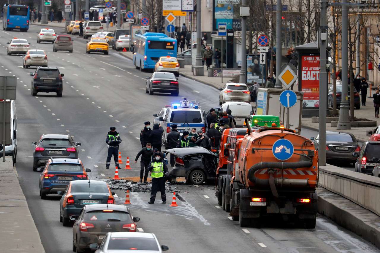 Блогер на встречке и с подложными номерами: крупное ДТП в Москве