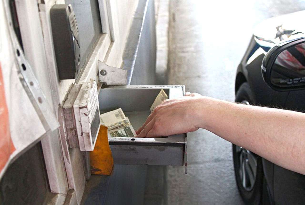 Прокуратуру попросили проверить платные дороги