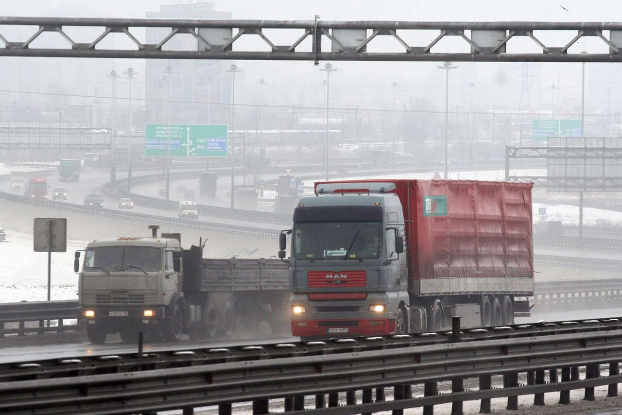 Водителей грузовиков хотят обязать проходить переподготовку