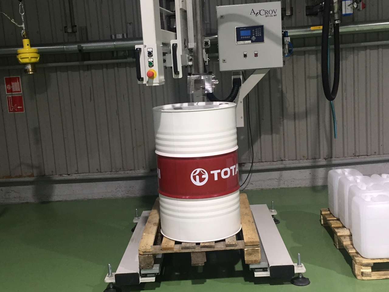 Линия по розливу антифризов в бочки