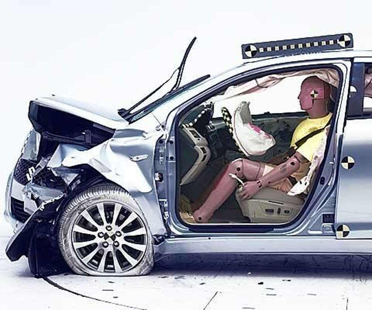 Suzuki Kizashi успешно прошел краш-тесты