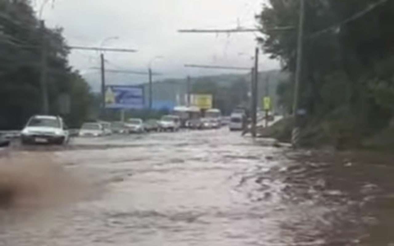 Наводнение в Крыму – оцените его масштабы на видео