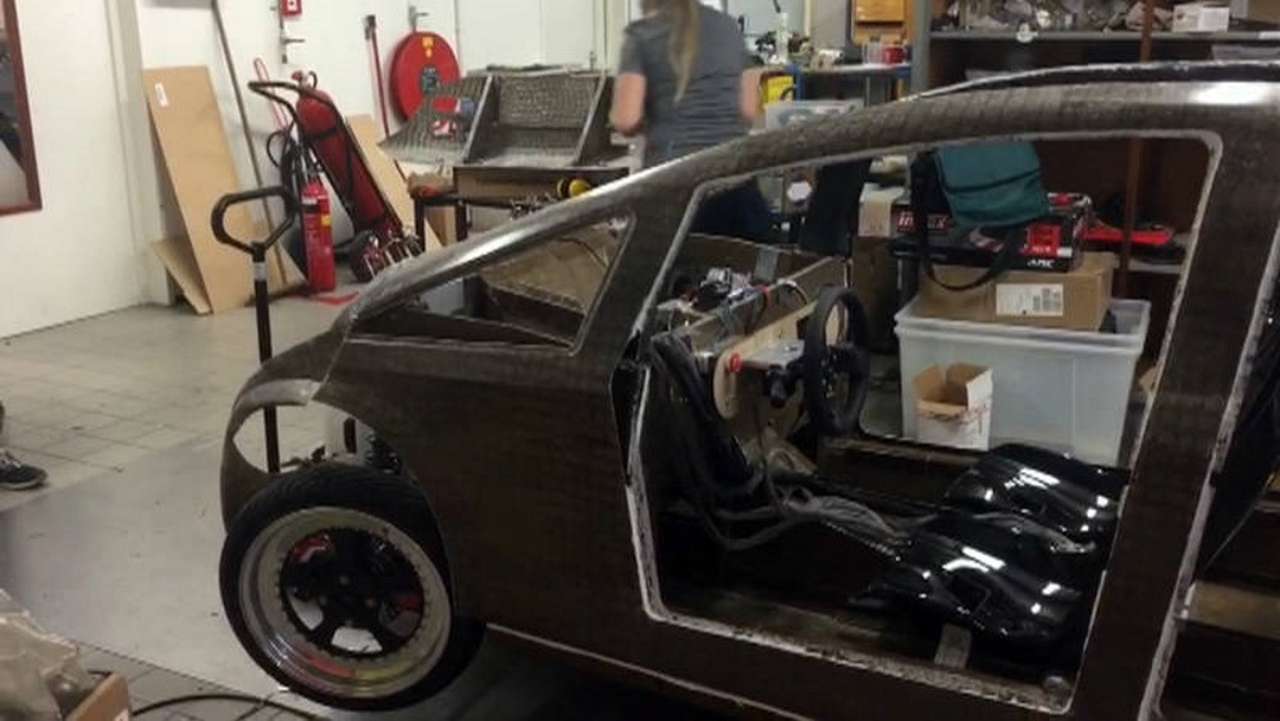 Покатался и выкинул: в Голландии создали биоразлагаемый автомобиль