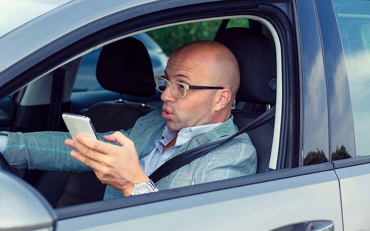 Выяснилось каким водителям можно писать «эсэмэски» за рулем