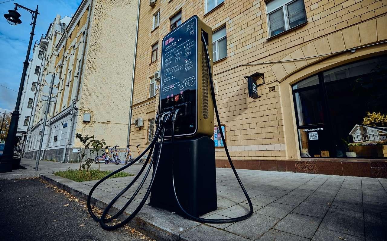 В Москве появились первые быстрые зарядные станции повышенной мощности на 150 кВт
