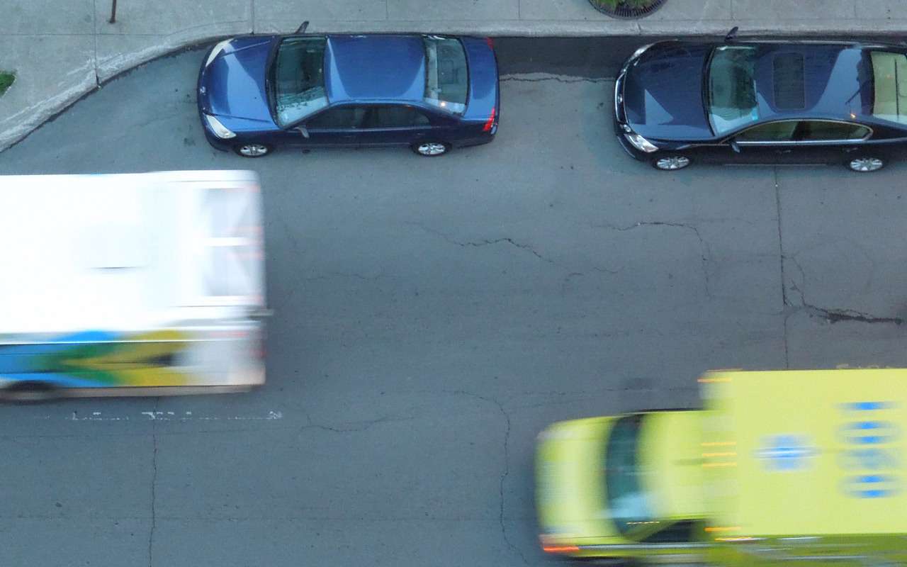 Посторонись! Выяснилось, как беспилотники будут пропускать скорую помощь