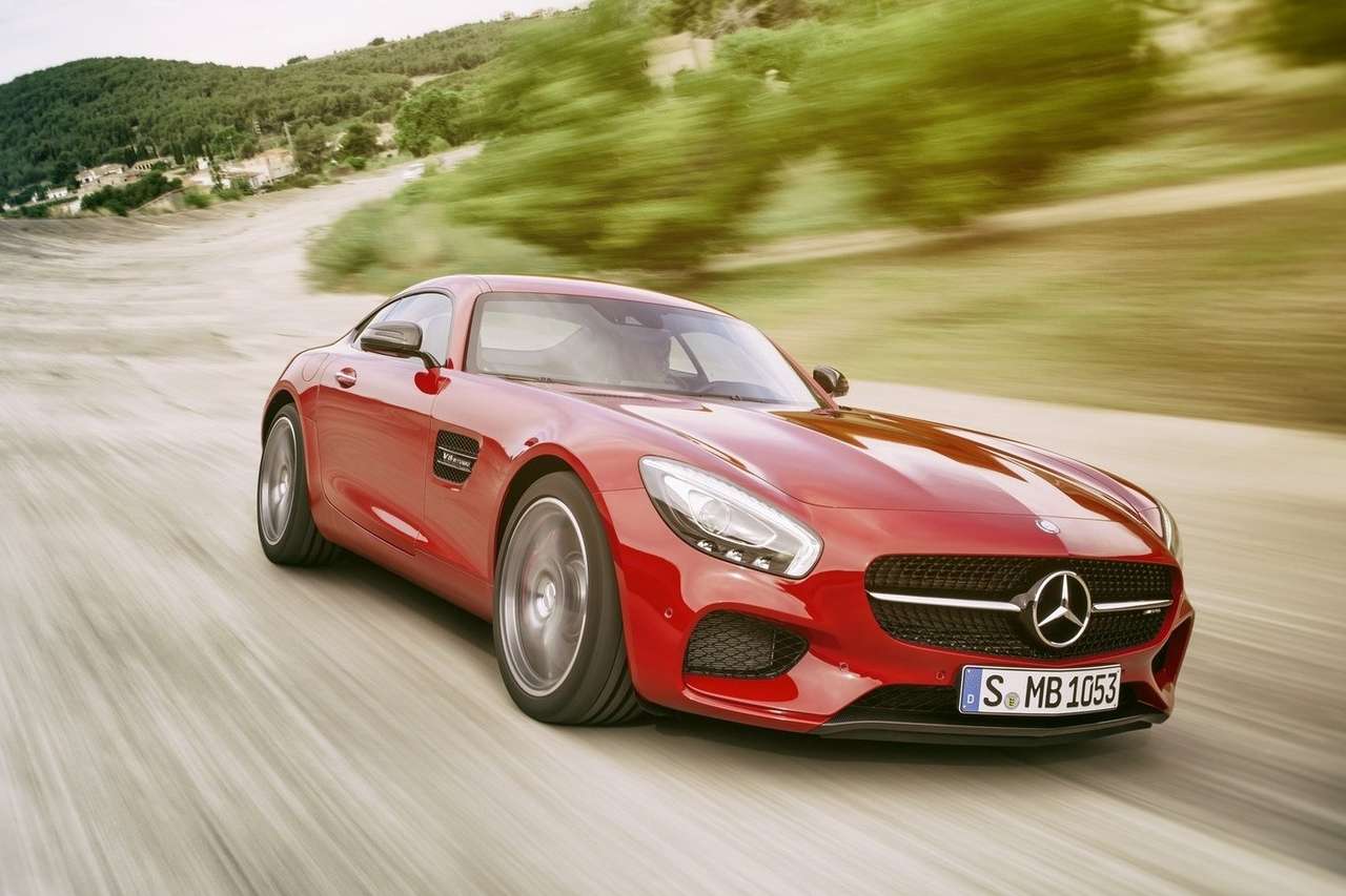 Новый спорткар Mercedes-AMG GT потреплет нервы Porsche 911