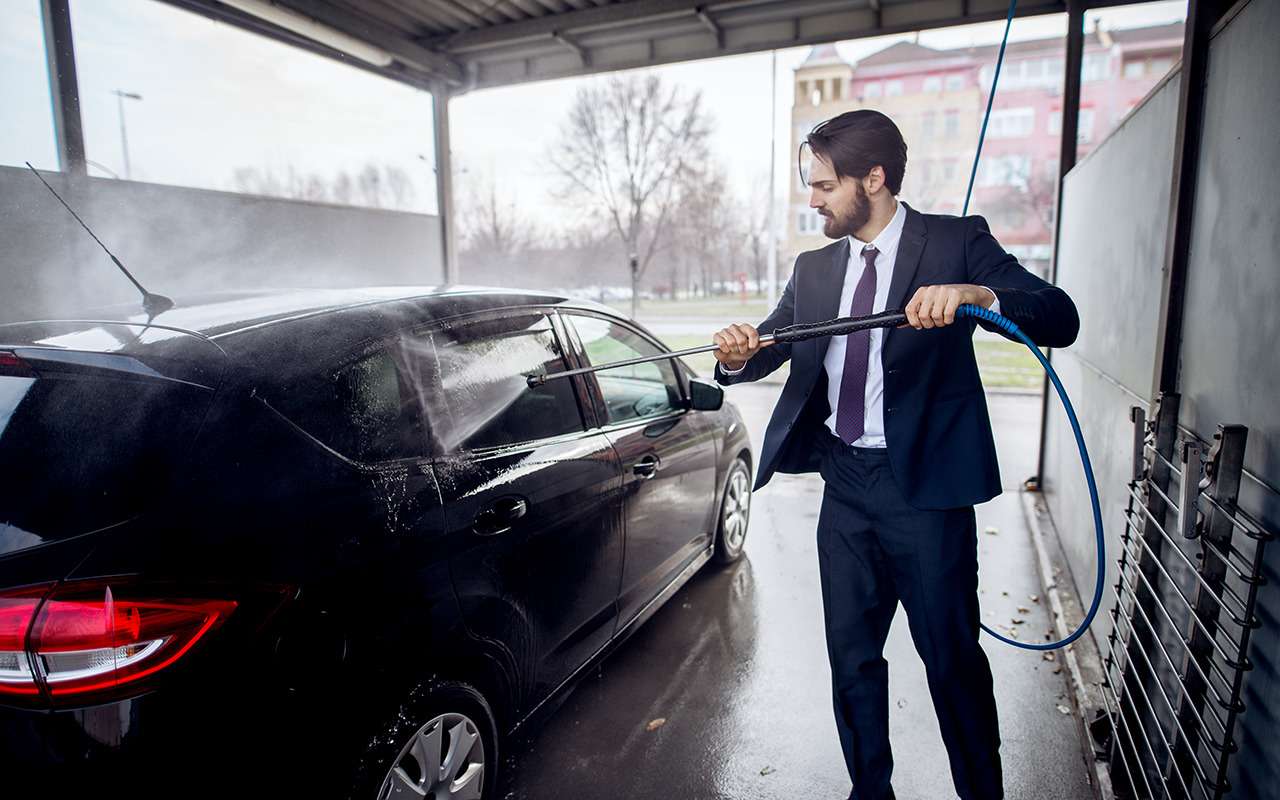 С этого нужно начинать мойку машины, чтобы не испортить кузов