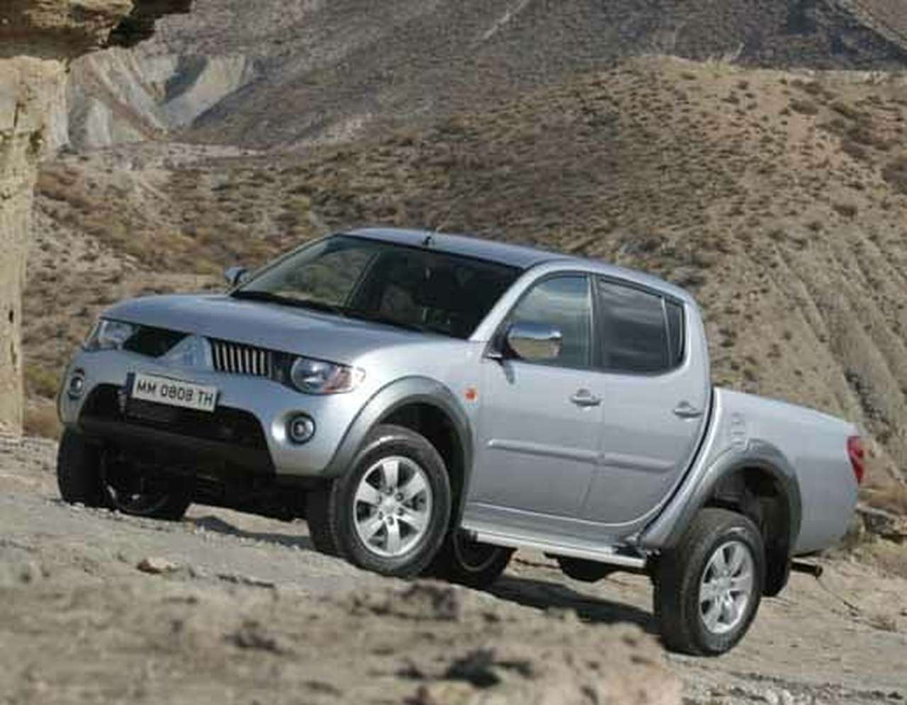 Новый Mitsubishi L200 покажут в декабре в Болонье