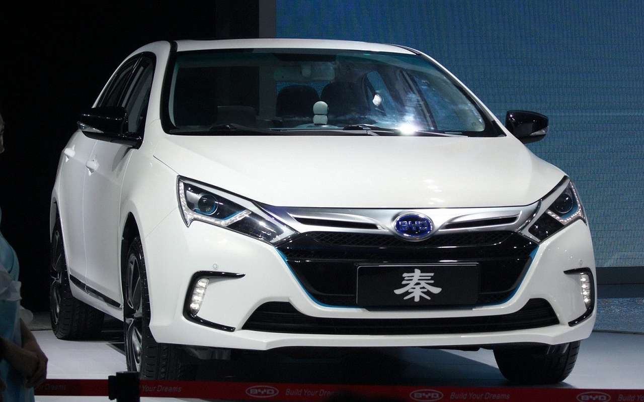 Радиоуправляемый и самопаркующийся BYD поступил в продажу