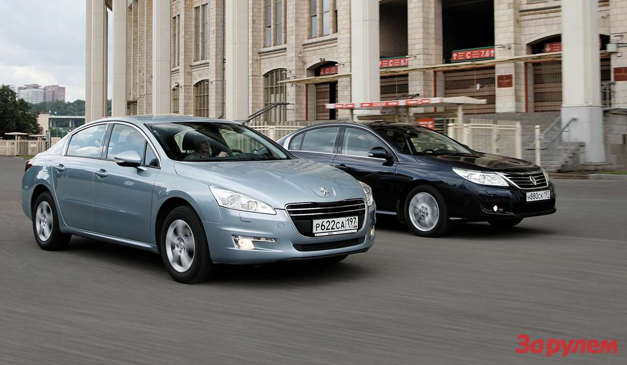 Renault Latitude Privilege 2.5 (1 357 000 рублей) и Peugeot 508 Active 1.6Т (1 174 000 рублей)
