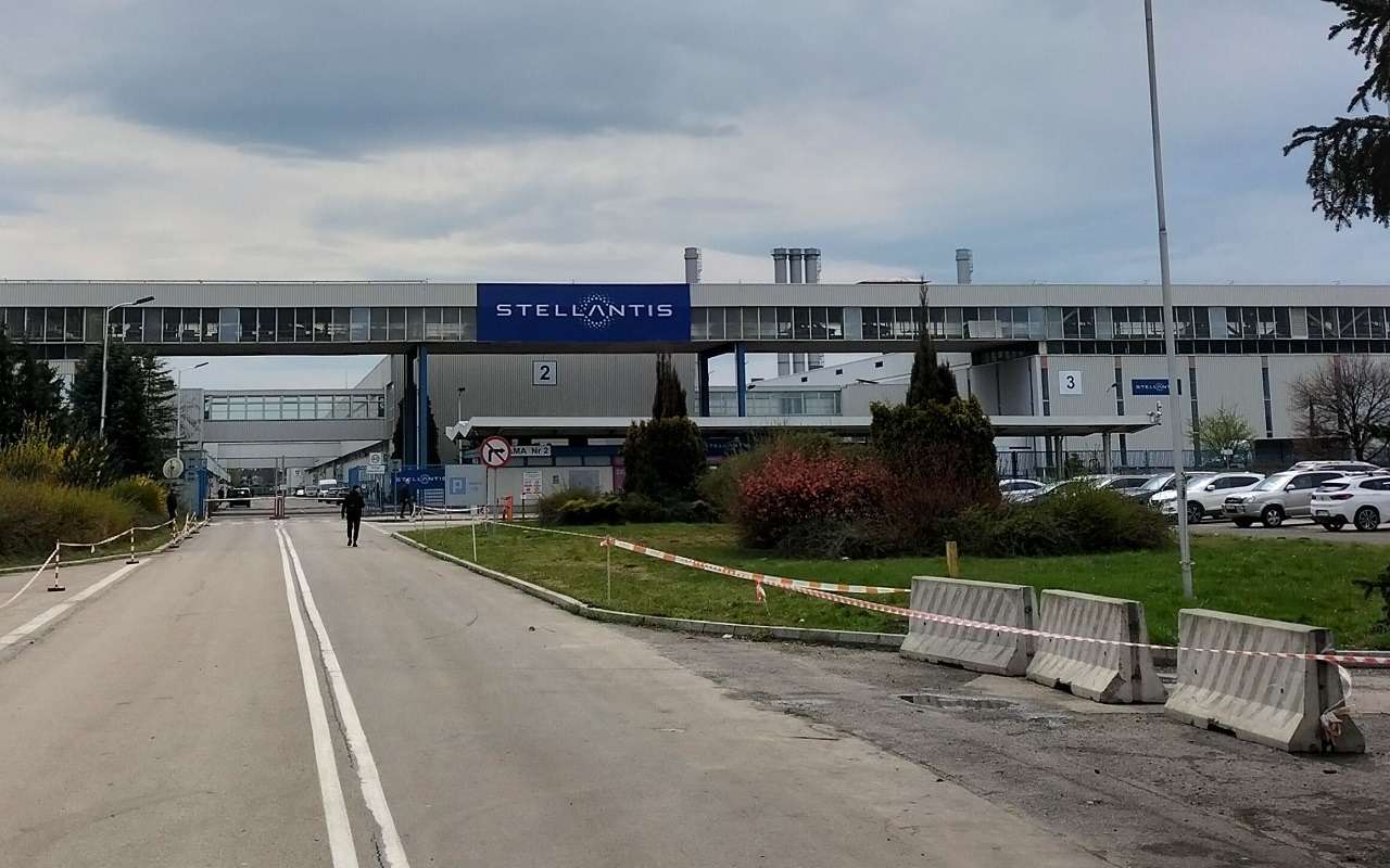 Новая политика Stellantis по кадрам: средние по $50 тыс. вместо хороших по $150 тыс.