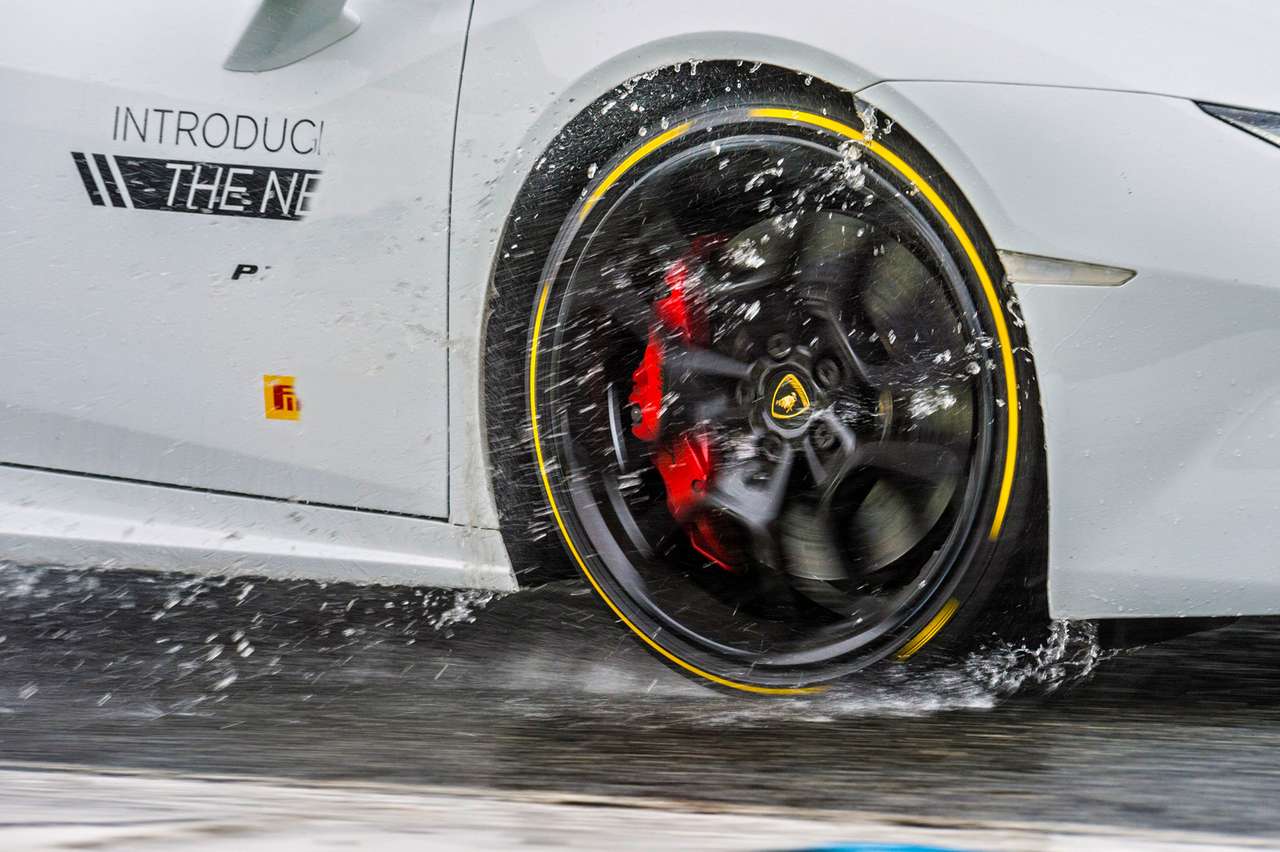 Быстрые шины Pirelli P Zero: итальянский менталитет