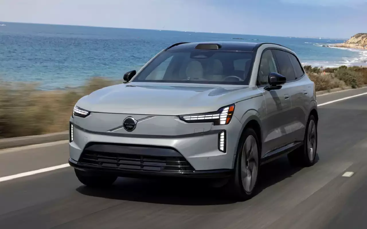 Видите лидар на этом Volvo EX90? Такие есть у многих машин последнего поколения