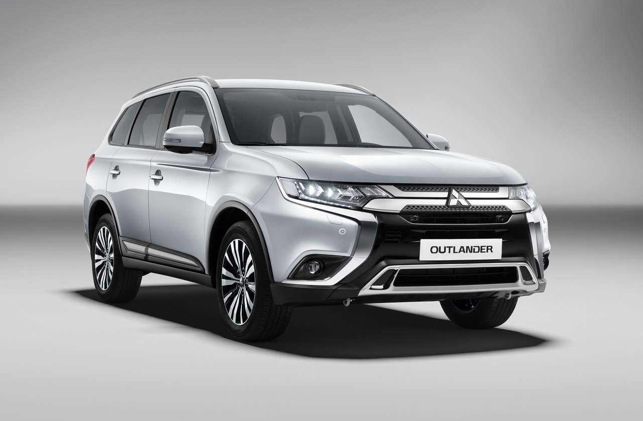 Обновленный Mitsubishi Outlander: цены и комплектации