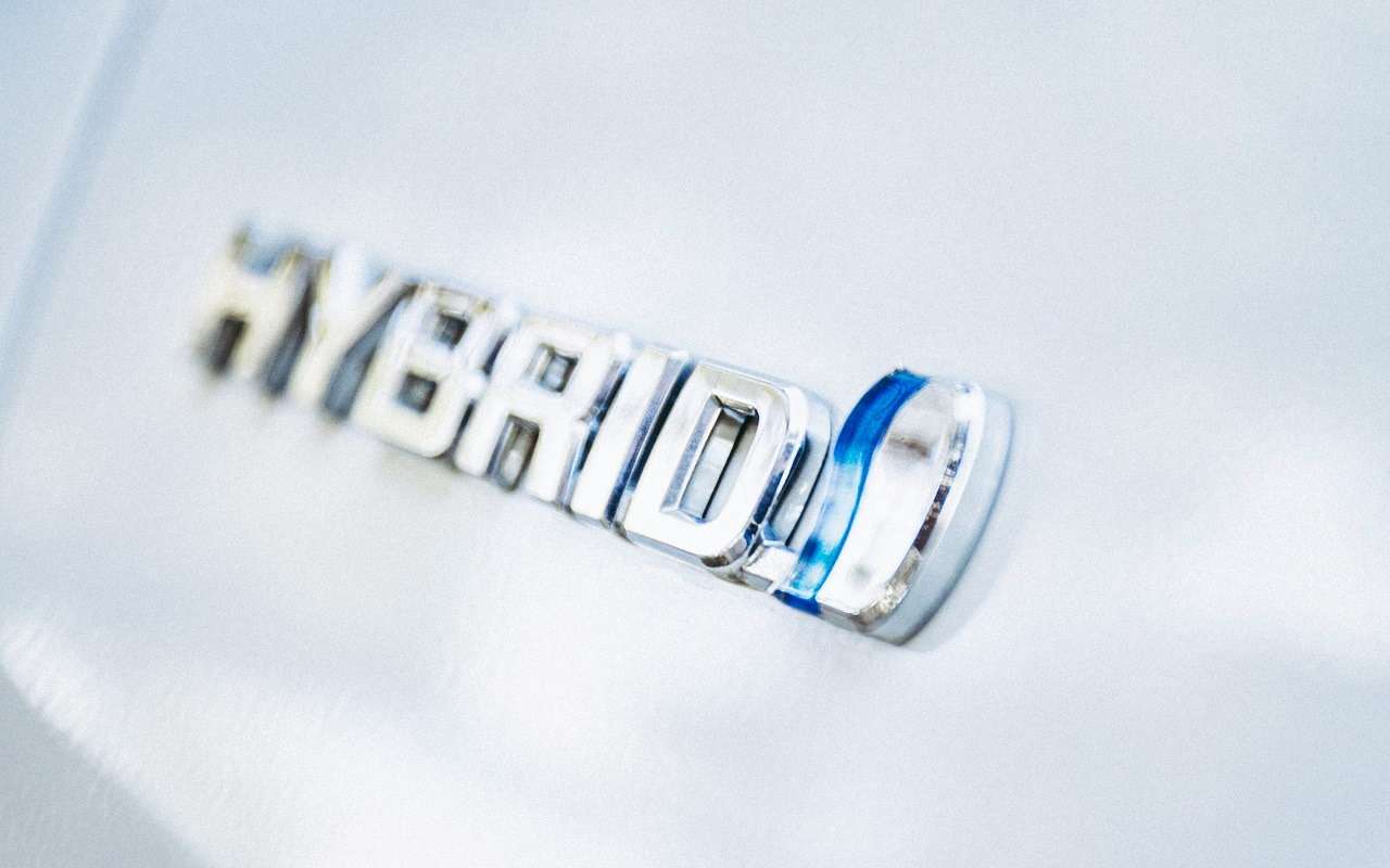 Эти подключаемые гибридные модели автомобилей признаны самыми надежными