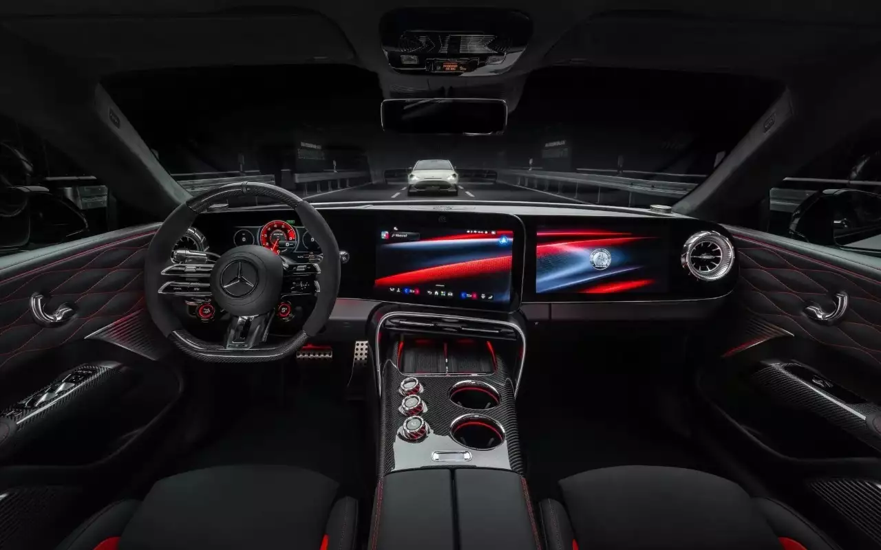 Новый электрокроссовер AMG