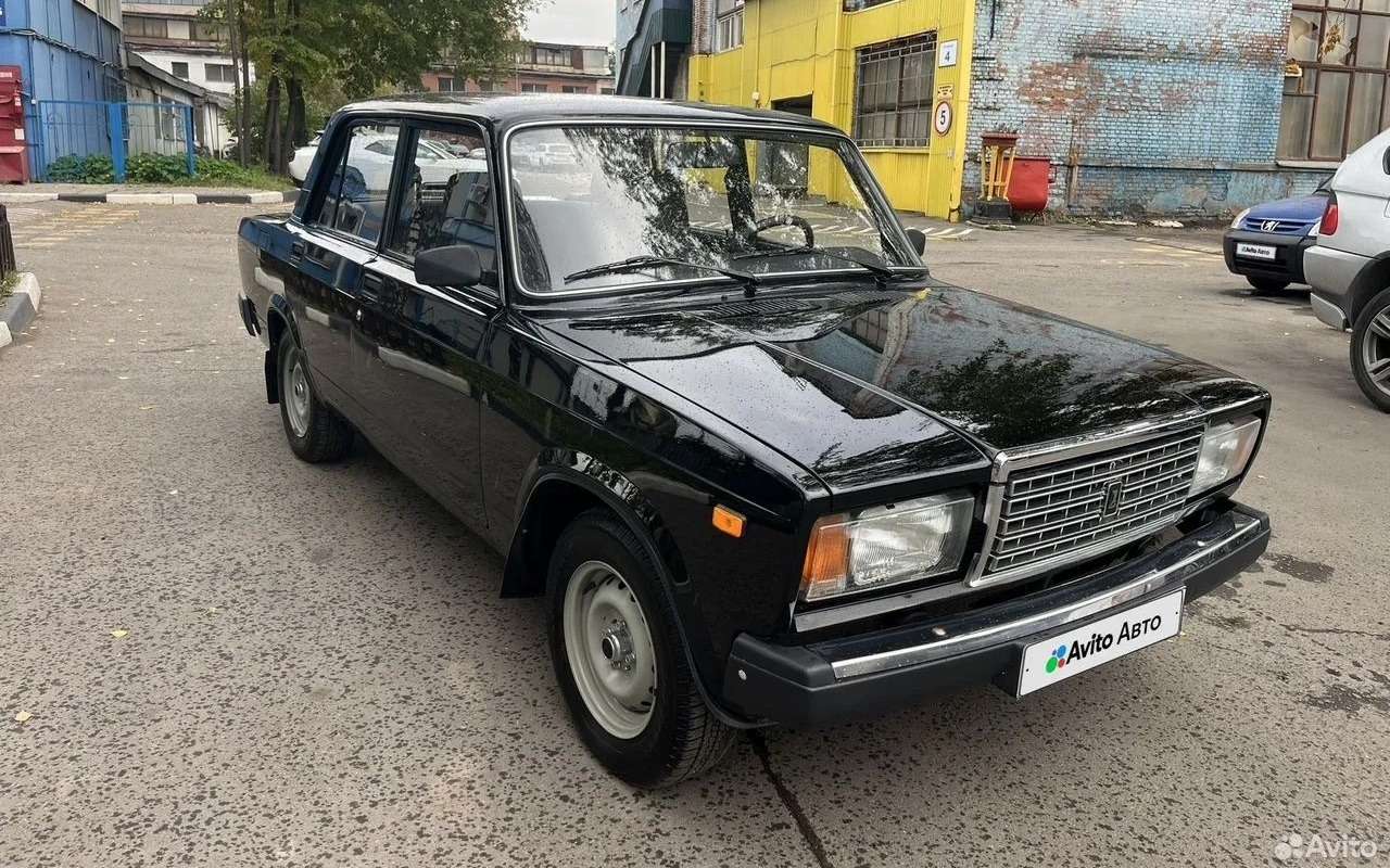 Раритет гаражного хранения: «семерка» (ВАЗ-2107) с пробегом всего 6,6 тыс. км