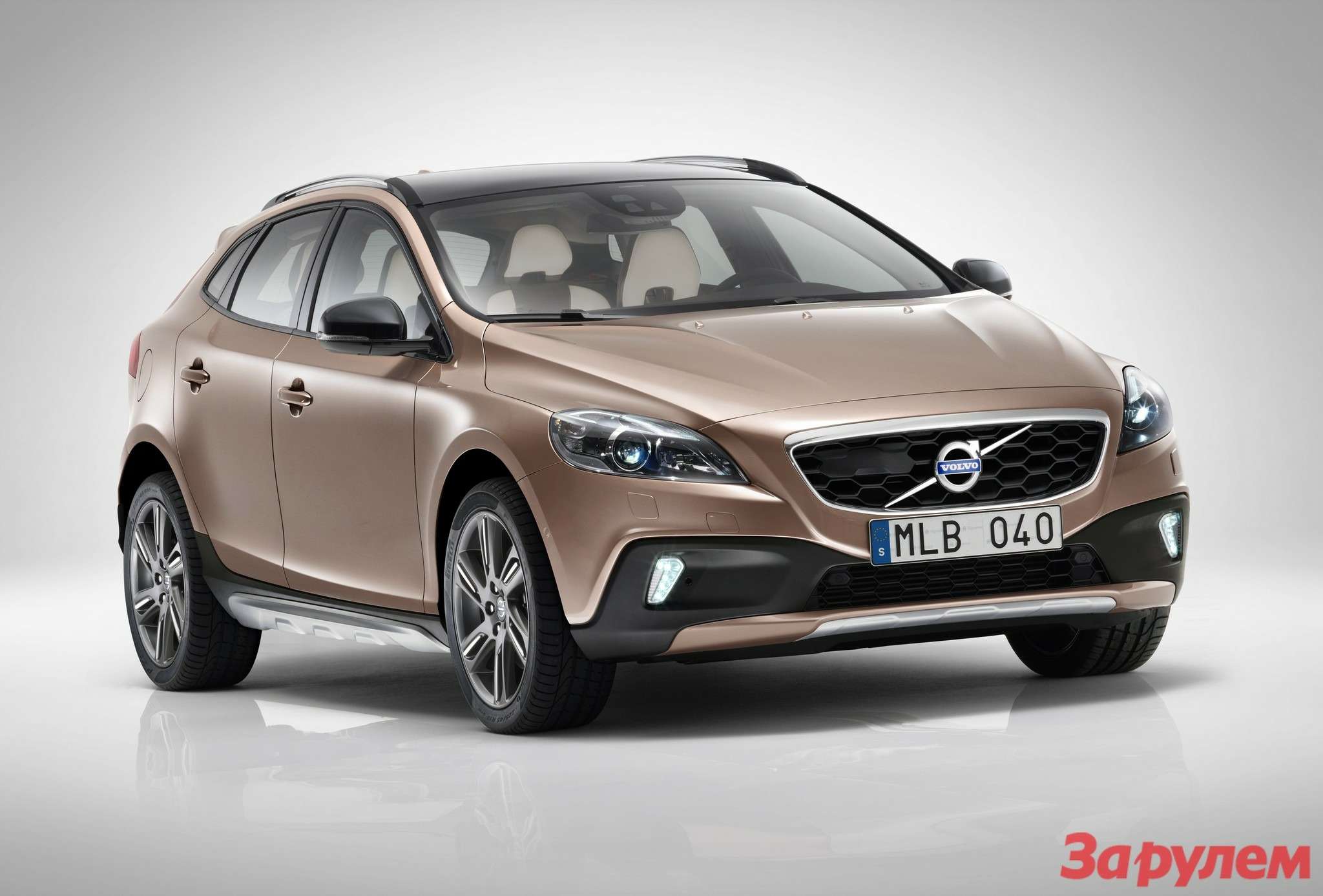 Автомобиль Volvo V40: обзор, новости, машина Вольво В40 — комплектации,  разные поколения, характеристики Volvo V40 — сайт За рулем www.zr.ru