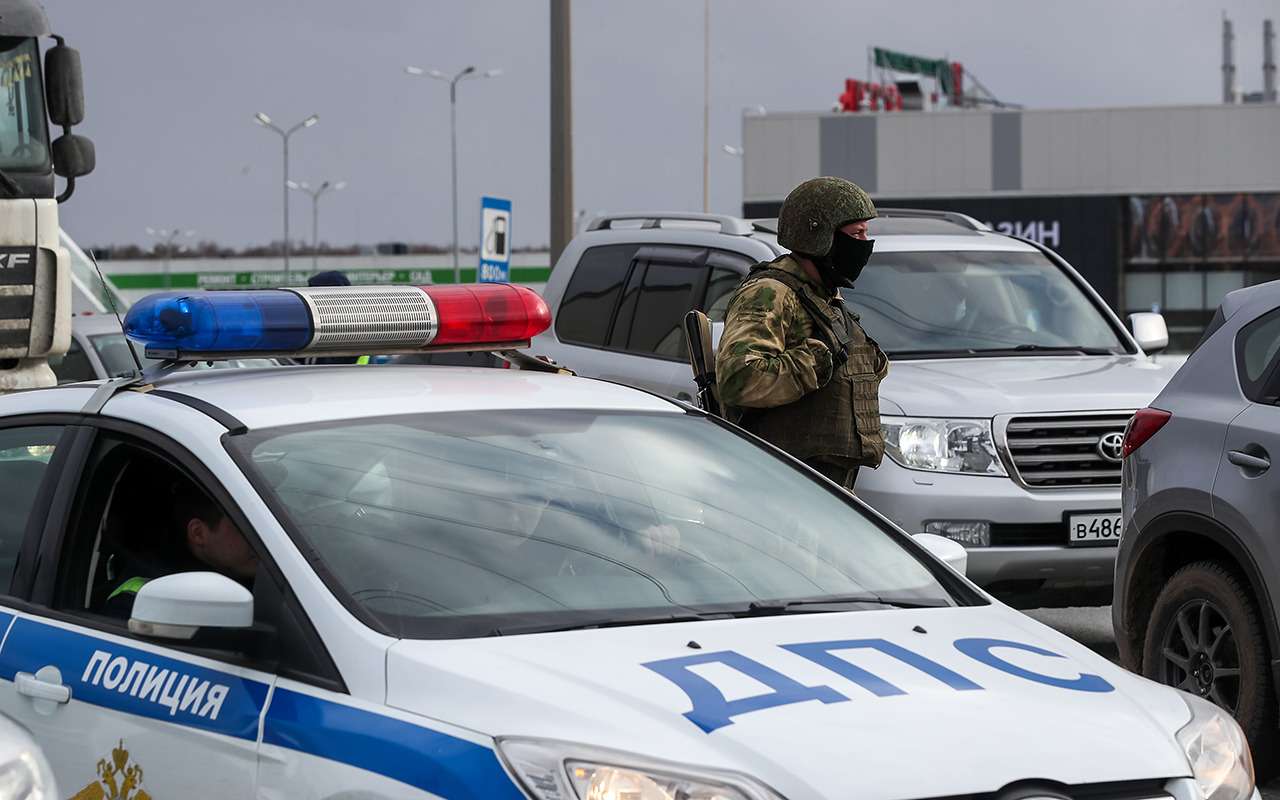 Президент разрешил досматривать машины