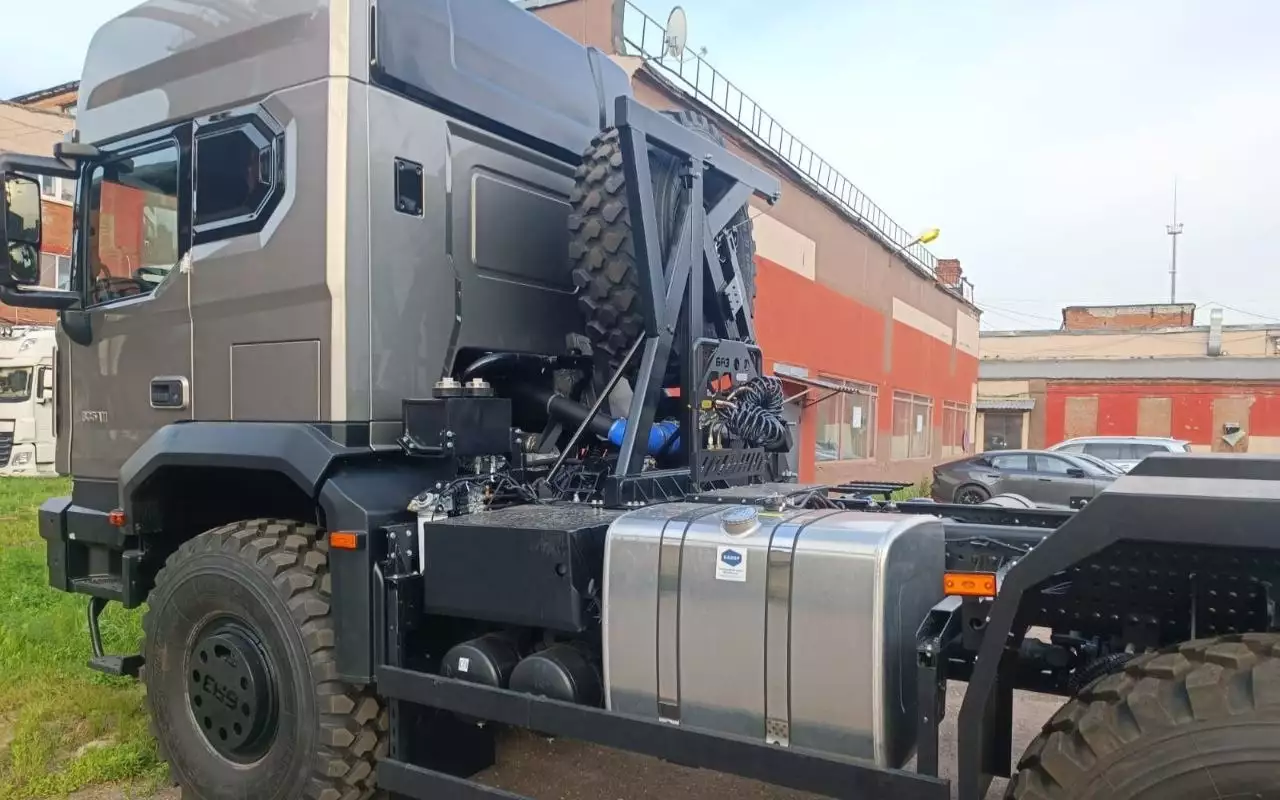 В столице «засекли» новейший отечественный грузовик