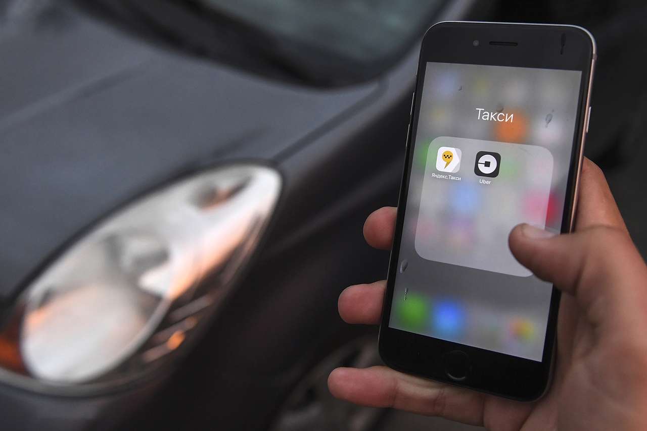 Яндекс.Такси обвинили в слежке за клиентами