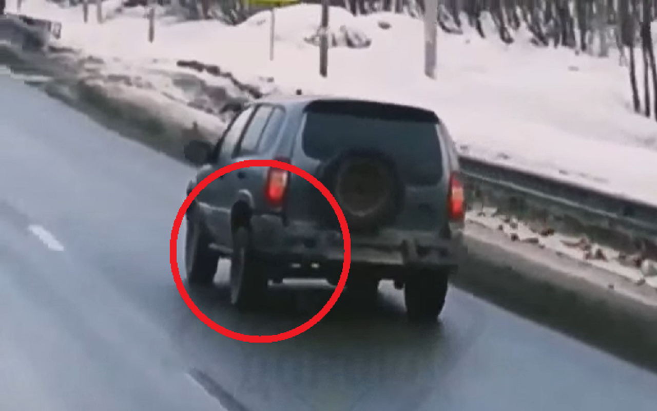 Смотрите, в этой Ниве можно укачивать младенцев (но не нужно)