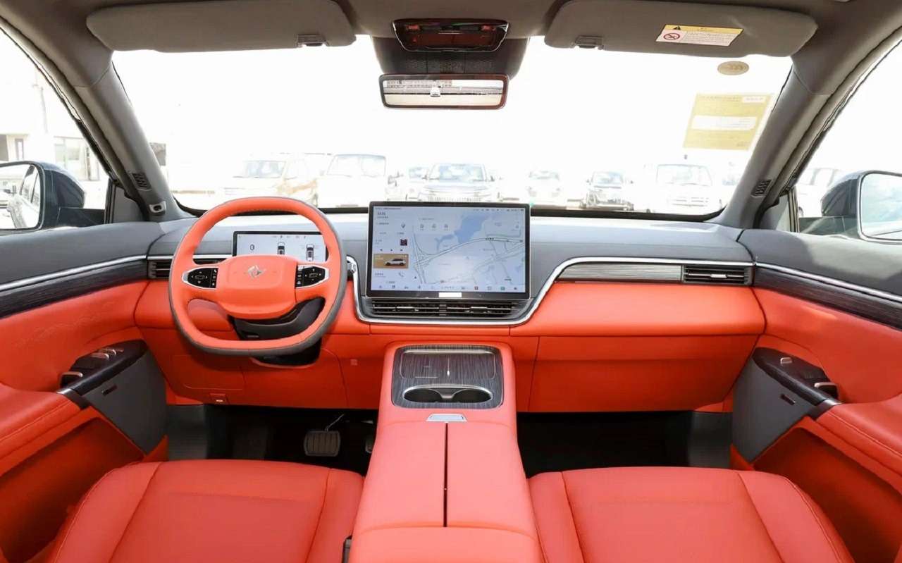 Интерьер Dongfeng Yipai 008