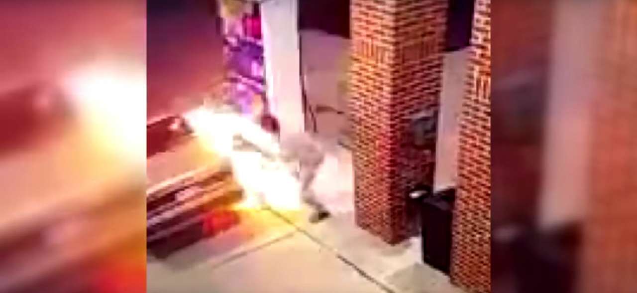 Американец сжег бензоколонку, пытаясь убить паука (ВИДЕО)