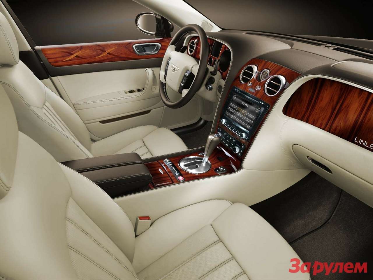 Эксклюзивный Bentley отделают палисандром