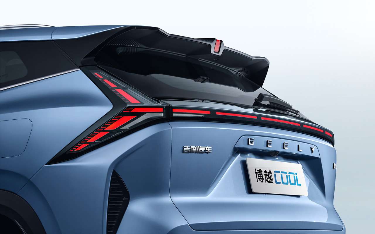 Показан салон нового кроссовера Geely – экраны и две кнопки