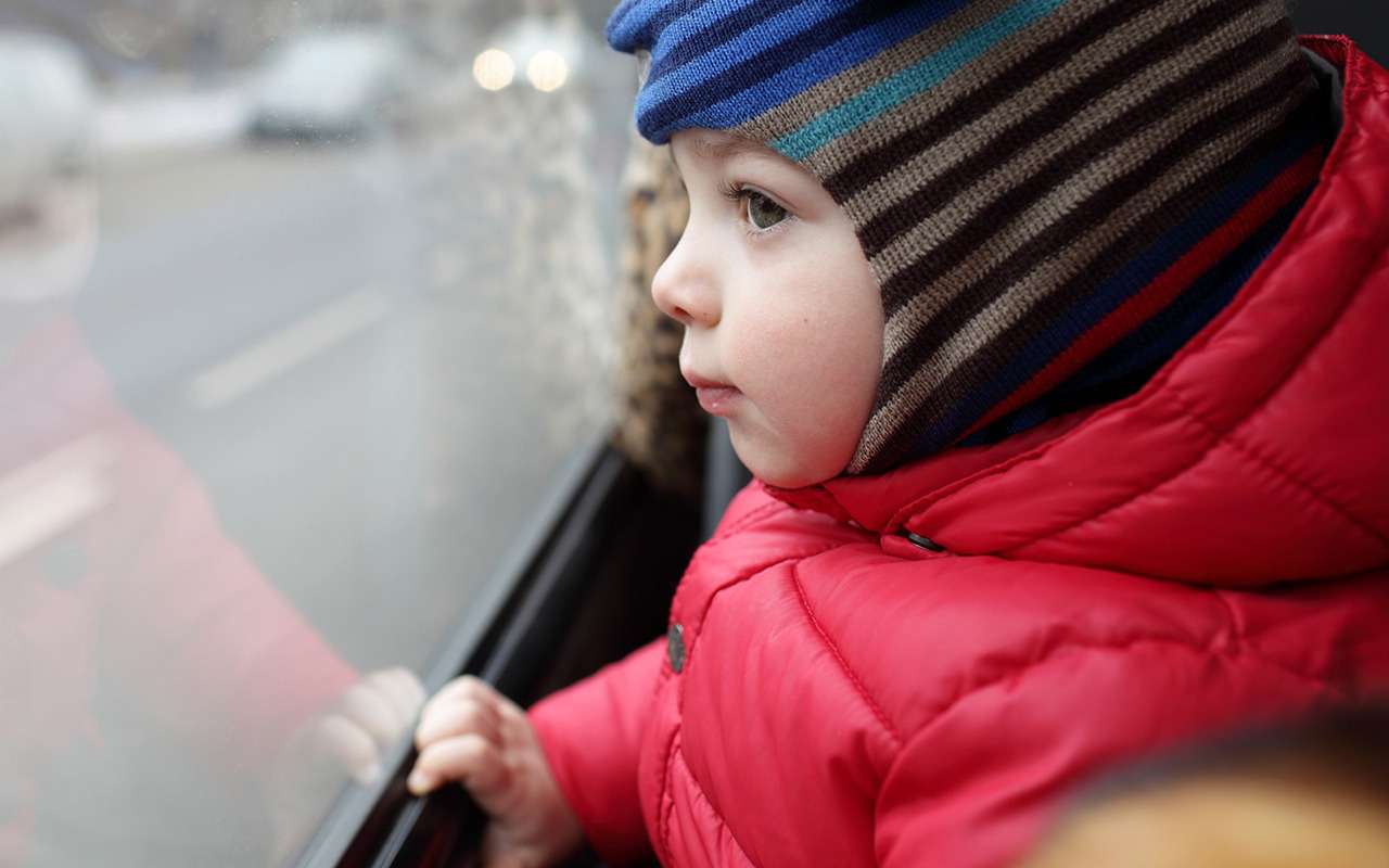 Бабушка отвлеклась: трехлетняя внучка одна уехала на автобусе