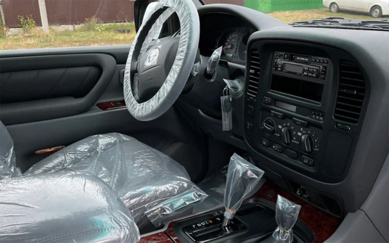 Toyota Land Cruiser 100