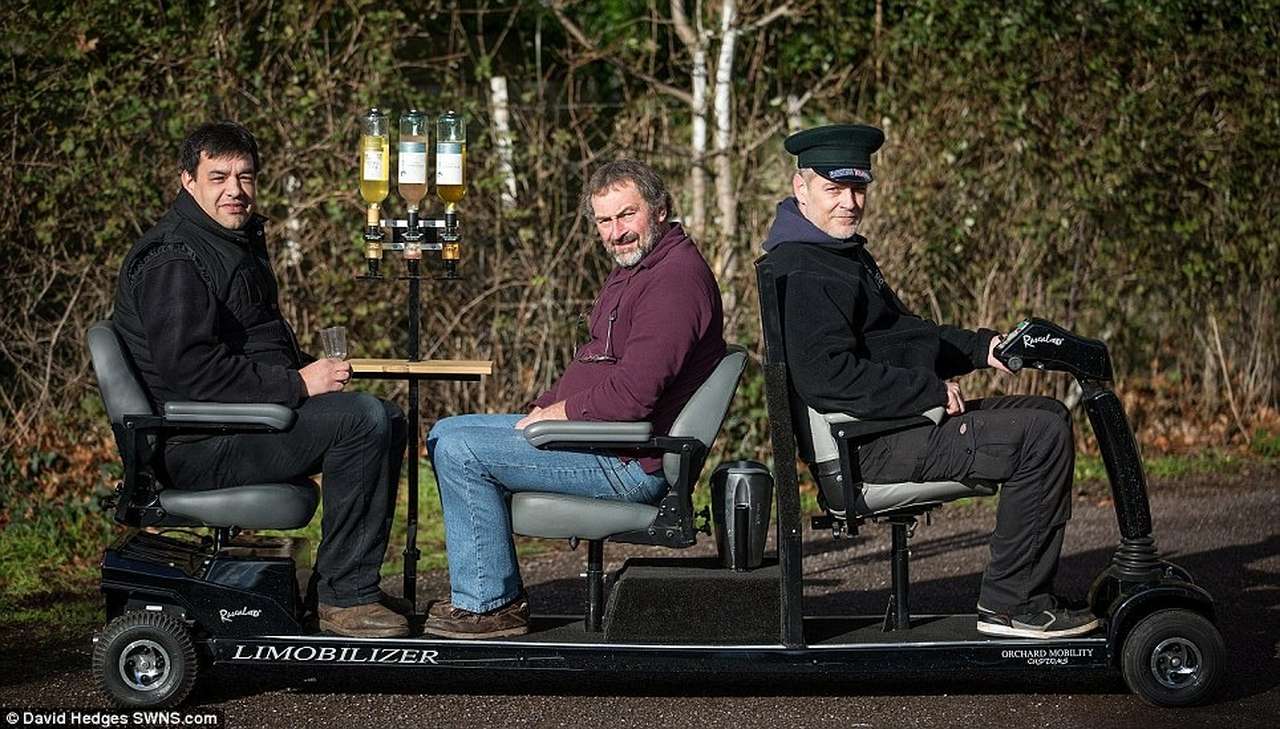 Самый длинный скутер с мини-баром попал в Книгу Гиннесса