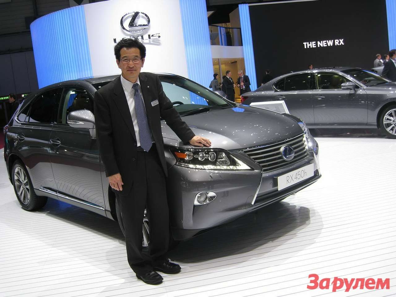 Обновленный Lexus RX приедет в Россию летом