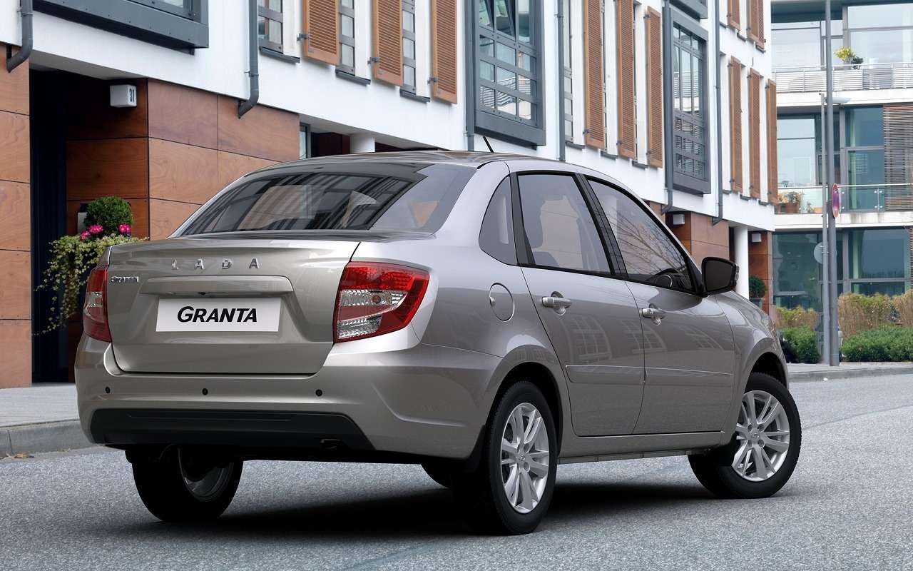 До 1 сентября самая доступная Гранта имела заводскую цену 531 900 рублей, после этой даты - 545 900 рублей, а после 16 сентября будет уже 550 900 рублей