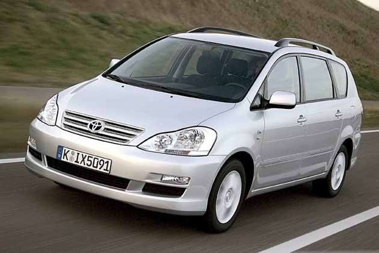 Toyota обновила Avensis