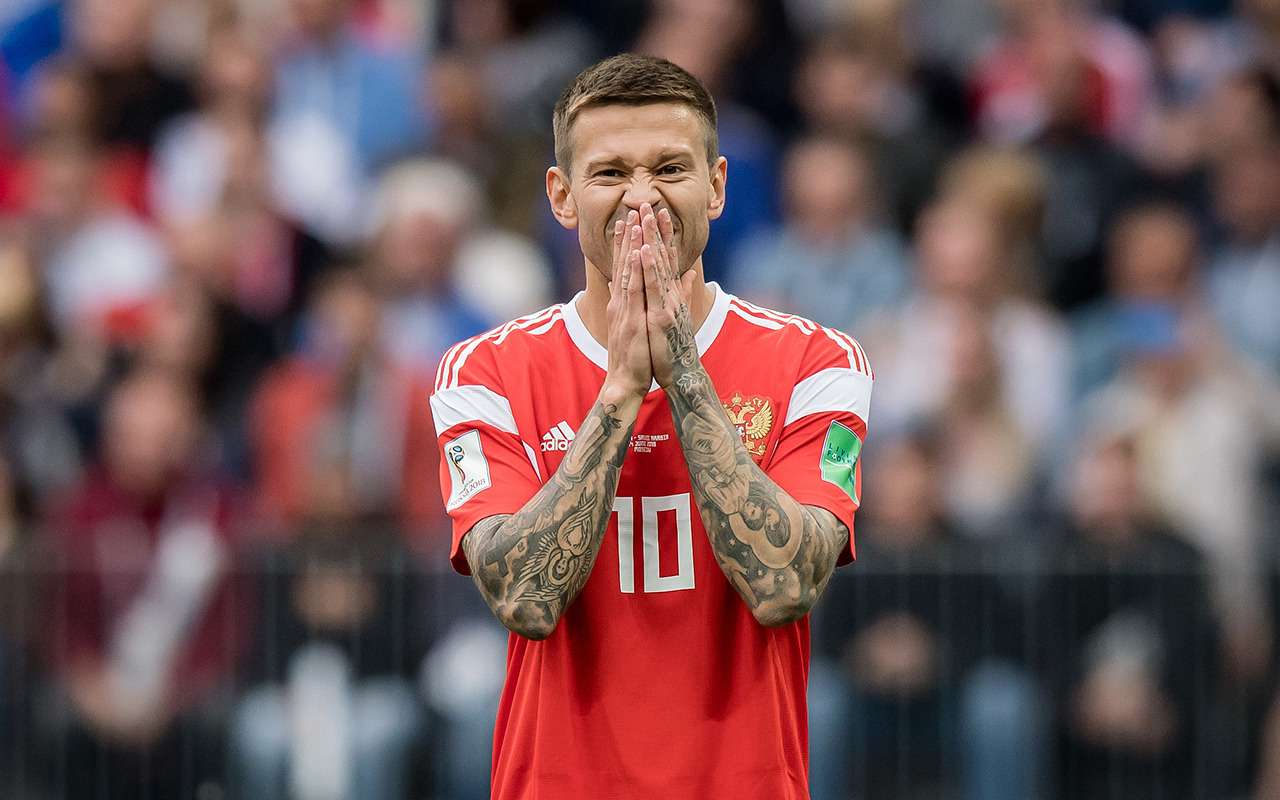 Нападающий Федор Смолов разбил BMW за 9 миллионов рублей