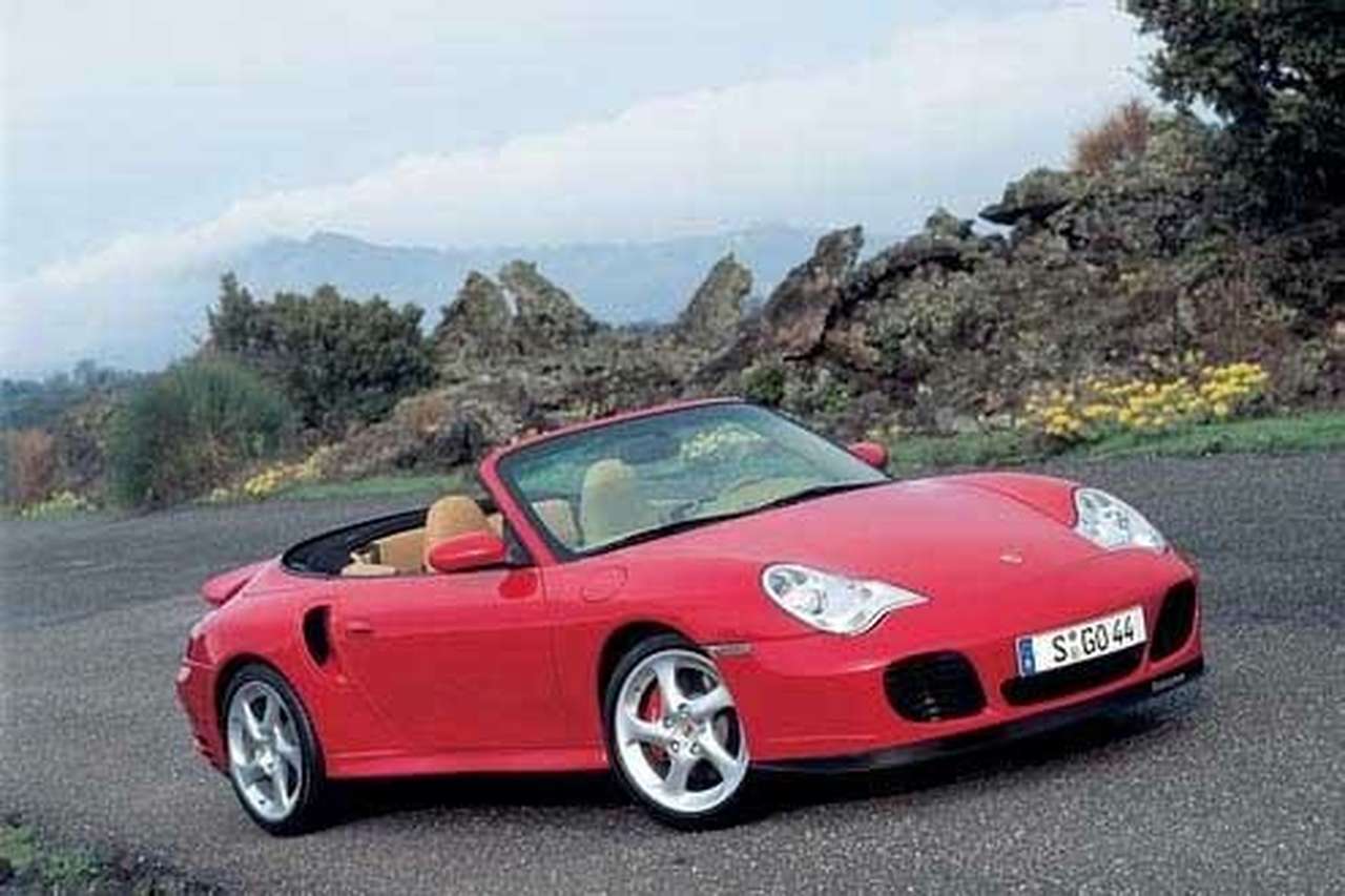 Кабриолет Porsche 911 стал турбо